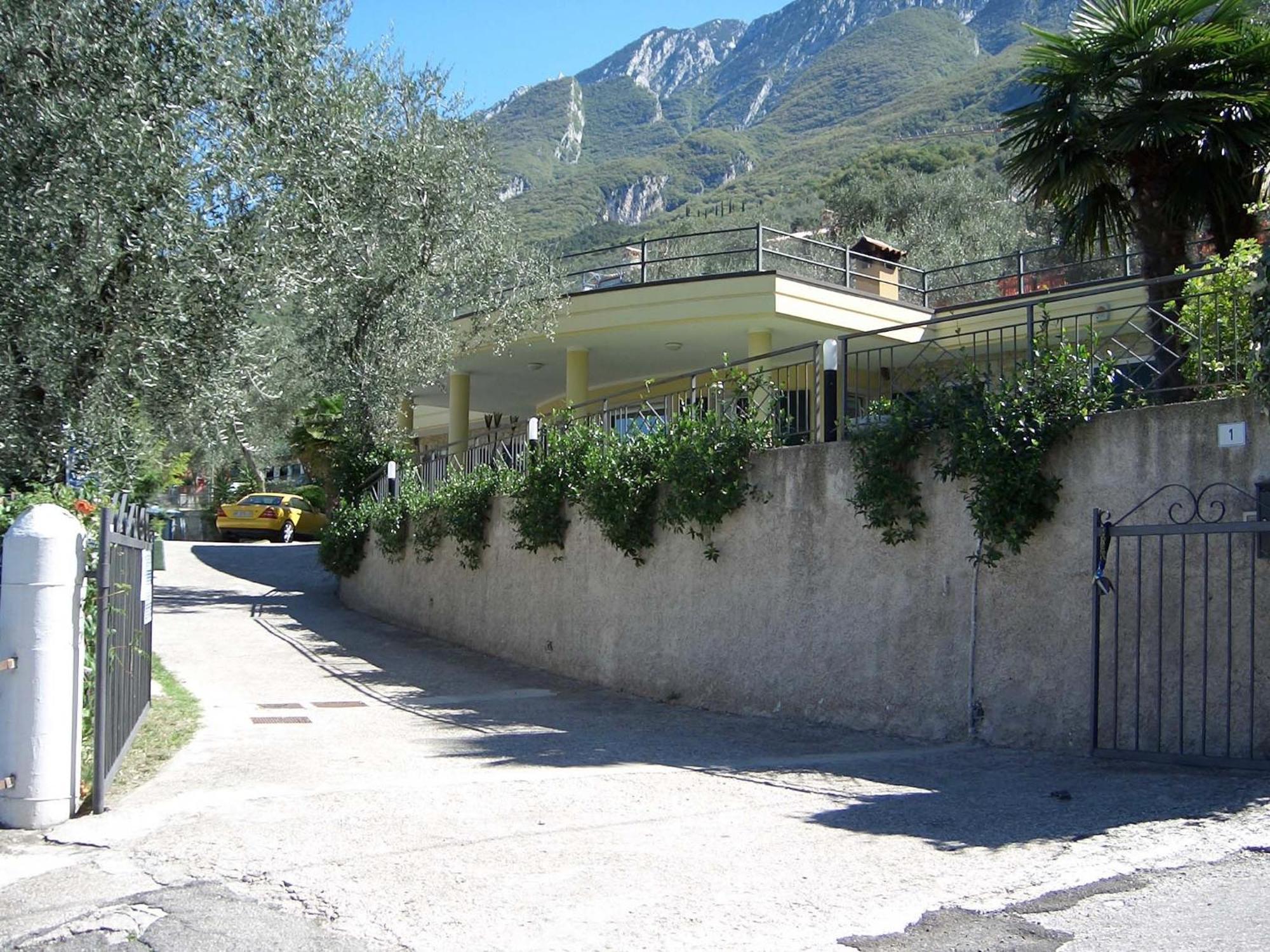 Aquacamp Hotel Brenzone sul Garda Ngoại thất bức ảnh